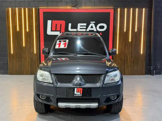 MITSUBISHI-PAJERO TR4-2.0 4X4 16V 140CV FLEX 4P AUTOMÁTICO MITSUBISHI-PAJERO TR4-2011