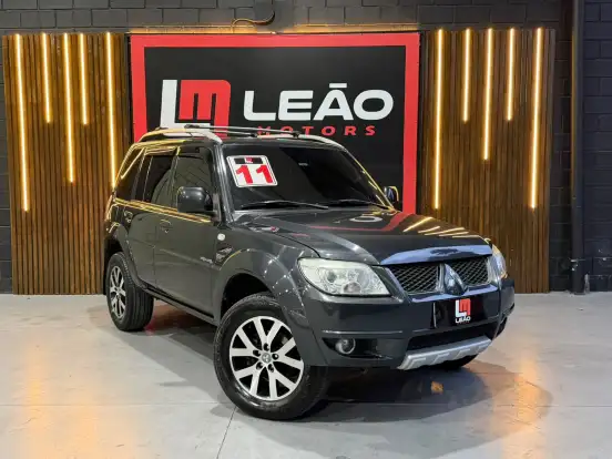 MITSUBISHI-PAJERO TR4-2.0 4X4 16V 140CV FLEX 4P AUTOMÁTICO MITSUBISHI-PAJERO TR4-2011
