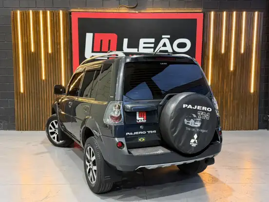 MITSUBISHI-PAJERO TR4-2.0 4X4 16V 140CV FLEX 4P AUTOMÁTICO MITSUBISHI-PAJERO TR4-2011