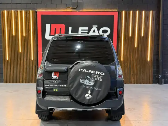 MITSUBISHI-PAJERO TR4-2011