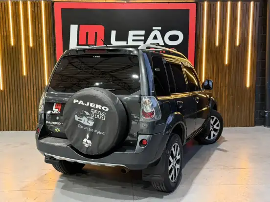 MITSUBISHI-PAJERO TR4-2011