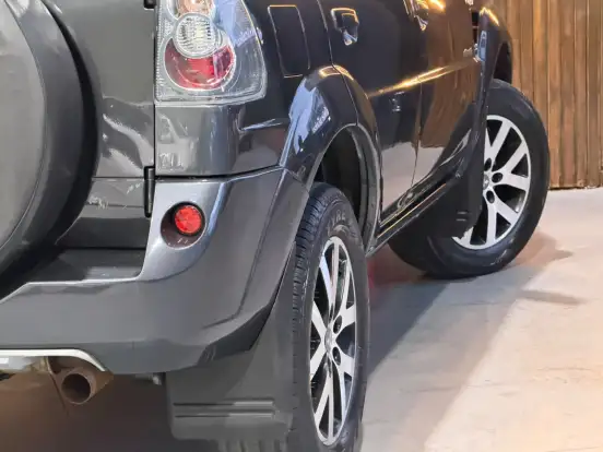 MITSUBISHI-PAJERO TR4-2.0 4X4 16V 140CV FLEX 4P AUTOMÁTICO MITSUBISHI-PAJERO TR4-2011