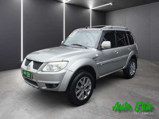 MITSUBISHI-PAJERO TR4-2.0 4X2 16V 140CV FLEX 4P AUTOMÁTICO MITSUBISHI-PAJERO TR4-2013