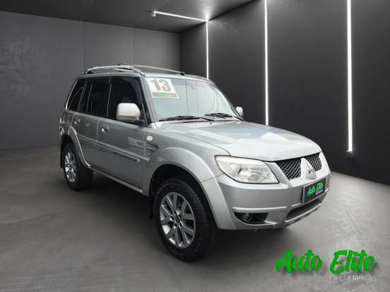 MITSUBISHI-PAJERO TR4-2.0 4X2 16V 140CV FLEX 4P AUTOMÁTICO MITSUBISHI-PAJERO TR4-2013