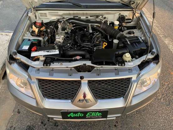 MITSUBISHI-PAJERO TR4-2.0 4X2 16V 140CV FLEX 4P AUTOMÁTICO MITSUBISHI-PAJERO TR4-2013