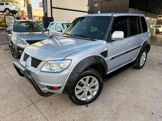 MITSUBISHI-PAJERO TR4-2.0 4X2 16V 140CV FLEX 4P MANUAL MITSUBISHI-PAJERO TR4-2011