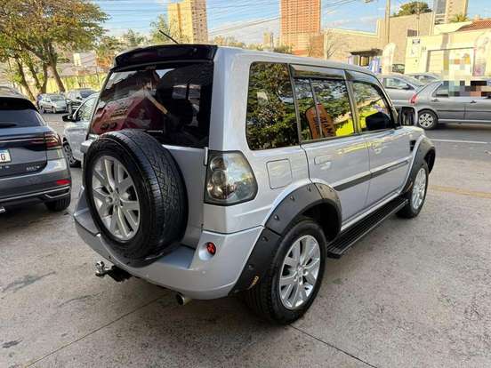 MITSUBISHI-PAJERO TR4-2.0 4X2 16V 140CV FLEX 4P MANUAL MITSUBISHI-PAJERO TR4-2011