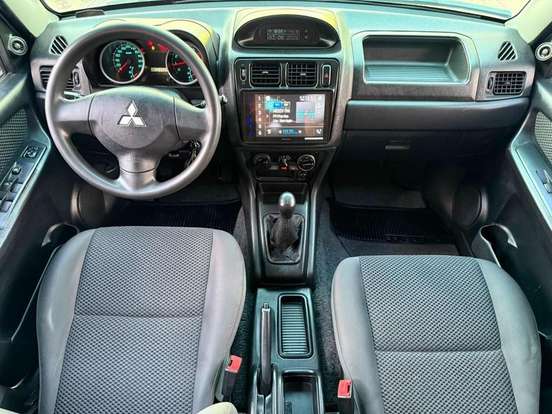 MITSUBISHI-PAJERO TR4-2.0 4X2 16V 140CV FLEX 4P MANUAL MITSUBISHI-PAJERO TR4-2011