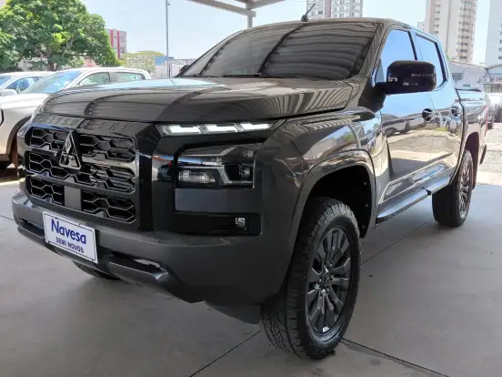 MITSUBISHI-TRITON-2.4 BITURBO DIESEL CD HPE 4X4 AUTOMÁTICO MITSUBISHI-TRITON-2025
