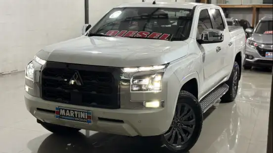 MITSUBISHI-TRITON-2025