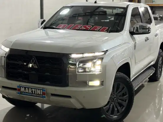 MITSUBISHI-TRITON-2.4 BITURBO DIESEL CD HPE-S 4X4 AUTOMÁTICO MITSUBISHI-TRITON-2025