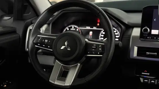 MITSUBISHI-TRITON-2025