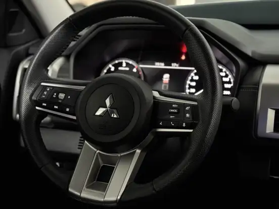 MITSUBISHI-TRITON-2.4 BITURBO DIESEL CD HPE-S 4X4 AUTOMÁTICO MITSUBISHI-TRITON-2025