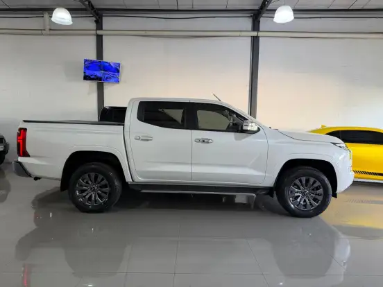 MITSUBISHI-TRITON-2.4 BITURBO DIESEL CD HPE-S 4X4 AUTOMÁTICO MITSUBISHI-TRITON-2025