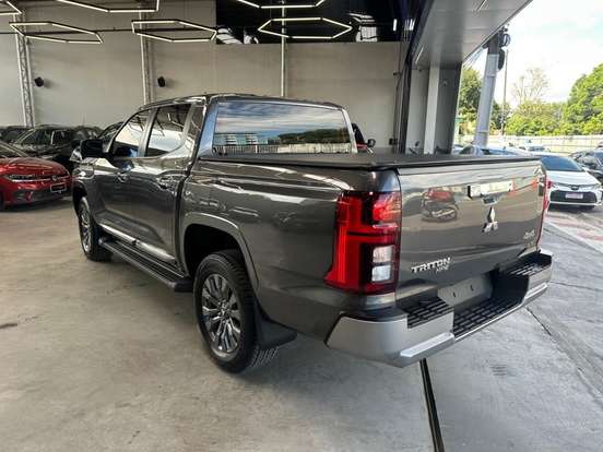 MITSUBISHI-TRITON-2026