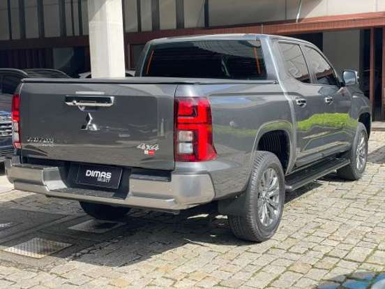 MITSUBISHI-TRITON-2.4 BITURBO DIESEL CD HPE 4X4 AUTOMÁTICO MITSUBISHI-TRITON-2025