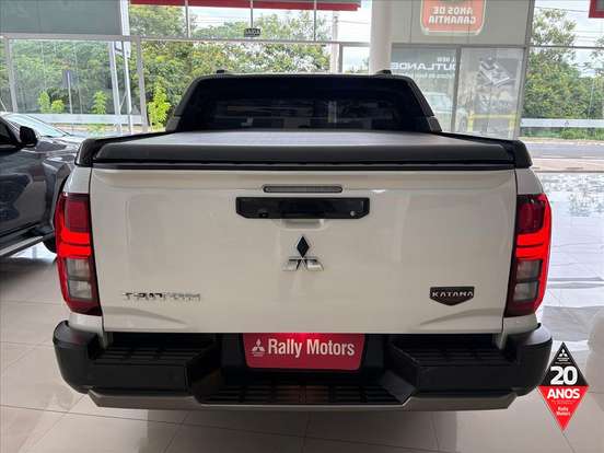 MITSUBISHI-TRITON-2.4 BITURBO DIESEL CD KATANA 4X4 AUTOMÁTICO MITSUBISHI-TRITON-2025