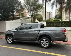 MITSUBISHI L200 TRITON 2.4 16V TURBO DIESEL SPORT HPE CD 4P 4X4 AUTOMÁTICO MITSUBISHI L200 TRITON 2.4 16V TURBO DIESEL SPORT HPE CD 4P 4X4 AUTOMÁTICO
