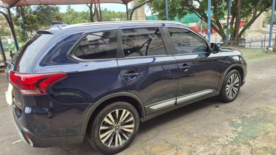 MITSUBISHI-OUTLANDER-2019