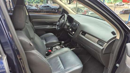 MITSUBISHI-OUTLANDER-2019
