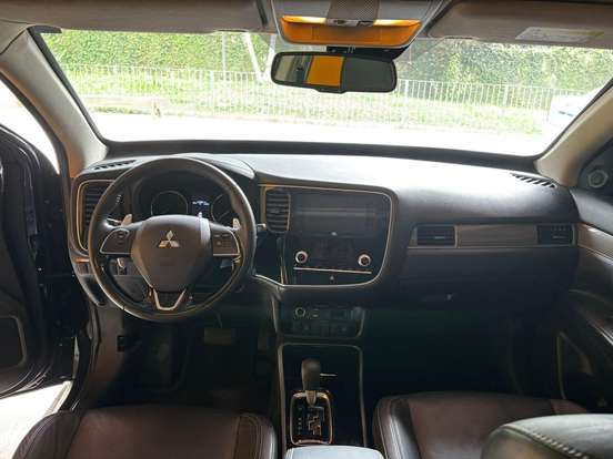 MITSUBISHI-OUTLANDER-2.0 MIVEC GASOLINA HPE AUTOMÁTICO MITSUBISHI-OUTLANDER-2021