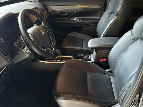 MITSUBISHI-OUTLANDER-2.0 MIVEC GASOLINA HPE AUTOMÁTICO MITSUBISHI-OUTLANDER-2021