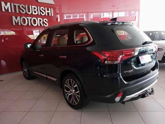 MITSUBISHI-OUTLANDER-3.0 GT 4X4 V6 24V GASOLINA 4P AUTOMÁTICO MITSUBISHI-OUTLANDER-2017