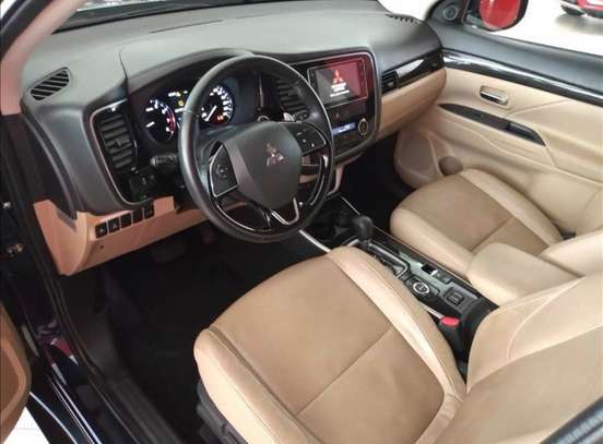 MITSUBISHI-OUTLANDER-2017