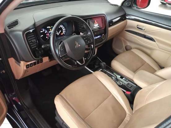 MITSUBISHI-OUTLANDER-3.0 GT 4X4 V6 24V GASOLINA 4P AUTOMÁTICO MITSUBISHI-OUTLANDER-2017