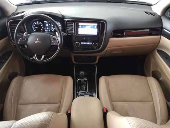 MITSUBISHI-OUTLANDER-3.0 GT 4X4 V6 24V GASOLINA 4P AUTOMÁTICO MITSUBISHI-OUTLANDER-2017
