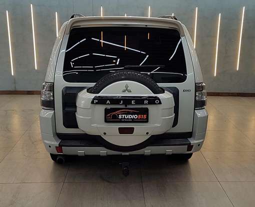 MITSUBISHI-PAJERO-2010