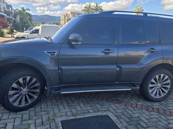 MITSUBISHI-PAJERO-3.2 OUTDOOR 4X4 16V TURBO INTERCOOLER DIESEL 4P AUTOMÁTICO MITSUBISHI-PAJERO-2017