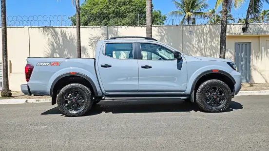 NISSAN-FRONTIER-2024