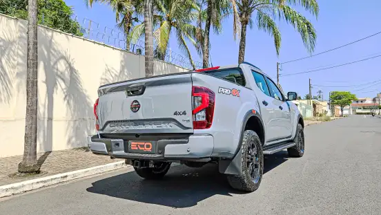 NISSAN-FRONTIER-2024
