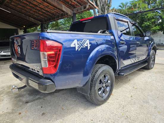 NISSAN-FRONTIER-2021