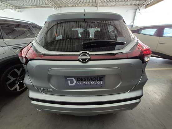 NISSAN-KICKS-2024