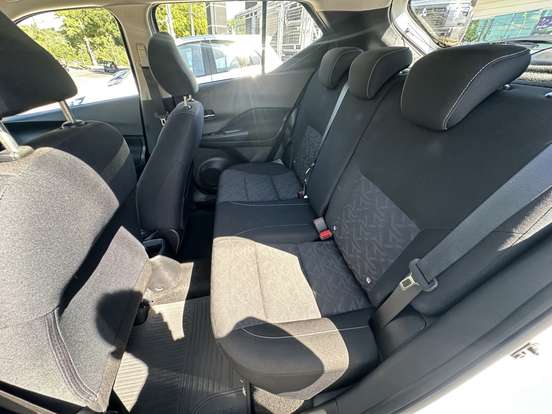 NISSAN-KICKS-2023