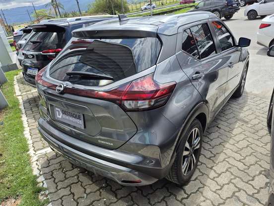 NISSAN-KICKS PLAY-2025