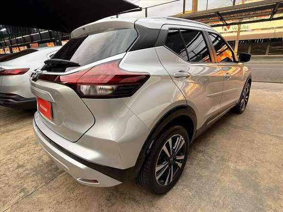 NISSAN-KICKS PLAY-2025