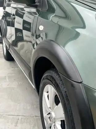 NISSAN-LIVINA-2014