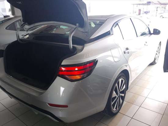 NISSAN-SENTRA-2023