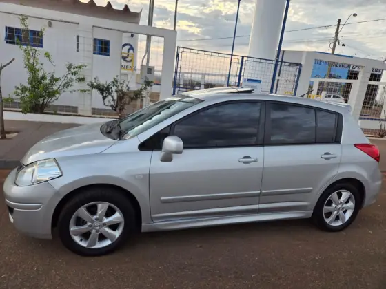 NISSAN TIIDA 1.8 SL 16V FLEX 4P MANUAL