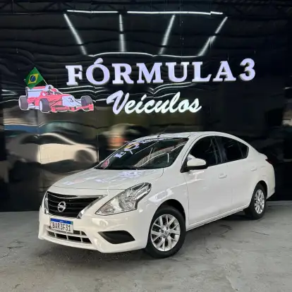 NISSAN-VERSA-2016