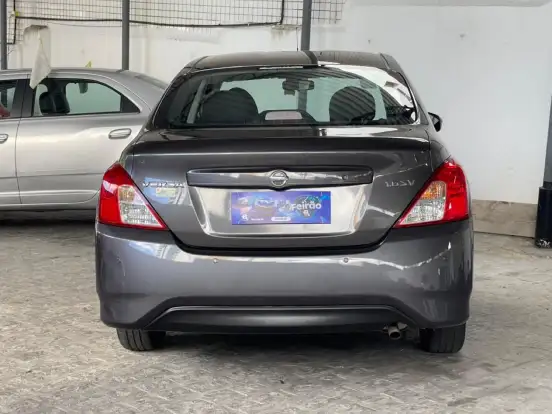 NISSAN-VERSA-2018