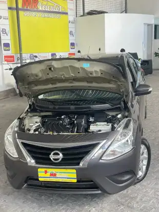 NISSAN-VERSA-2018