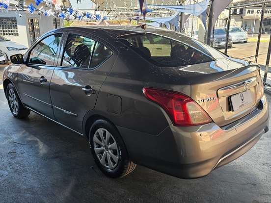 NISSAN-VERSA-2015