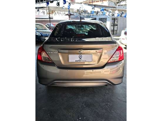 NISSAN-VERSA-2015
