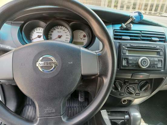 NISSAN-LIVINA-2012