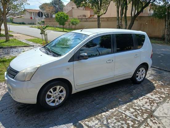 NISSAN-LIVINA-2012