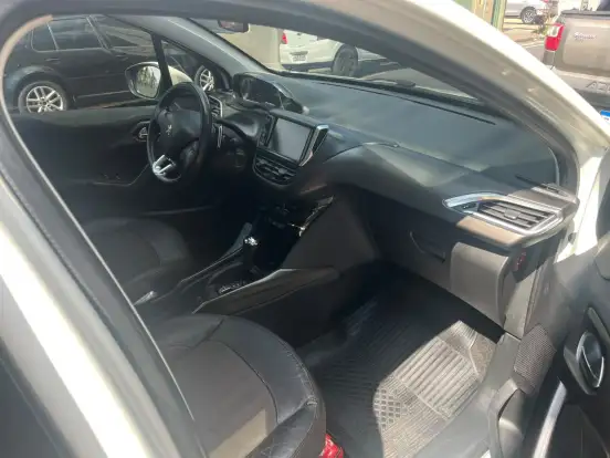 PEUGEOT-2008-1.6 16V FLEX GRIFFE 4P AUTOMÁTICO PEUGEOT-2008-2015